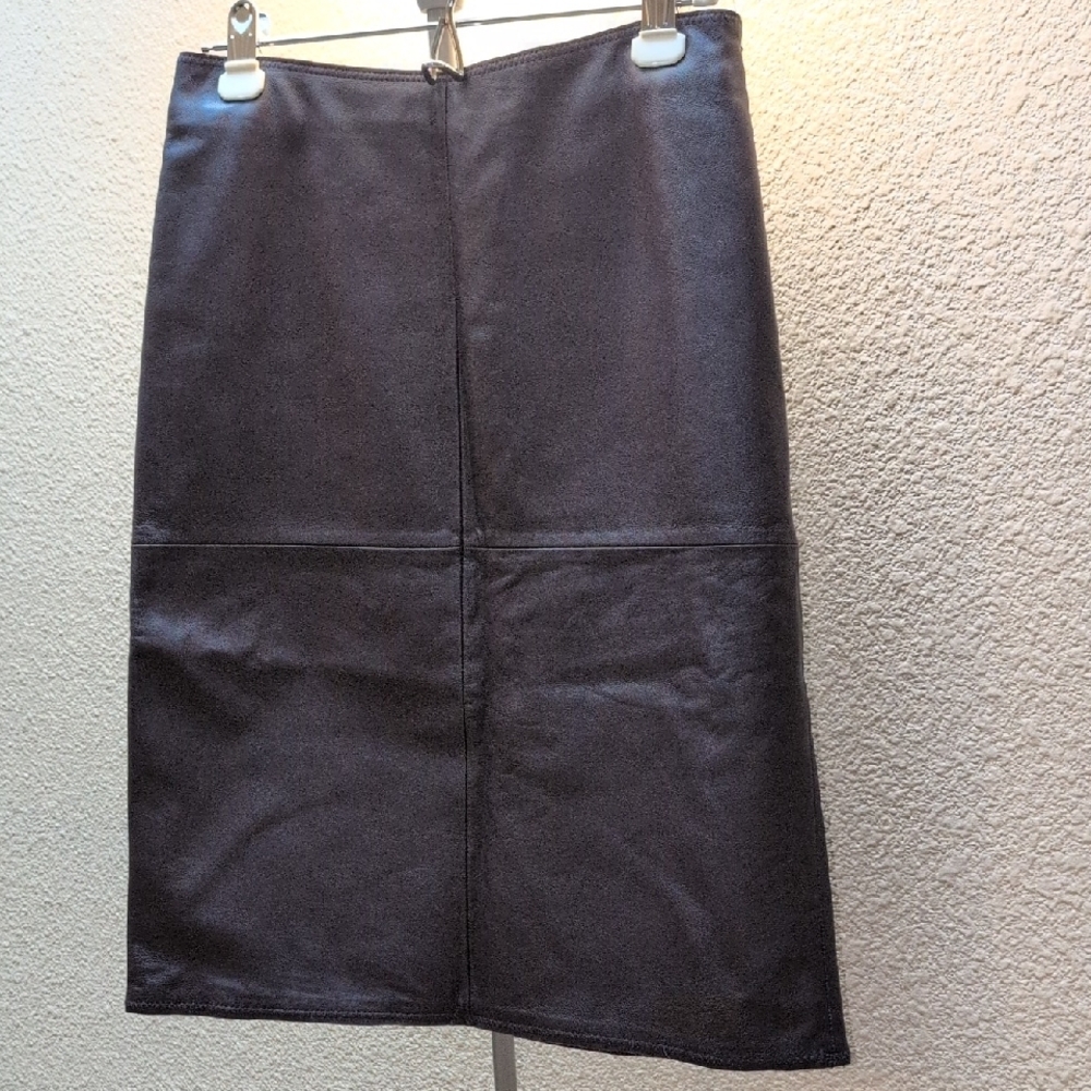 Halogen Classic Eggplant Leather Midi Skirt